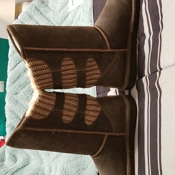Bearpaw Boots - Picture 4 of 8